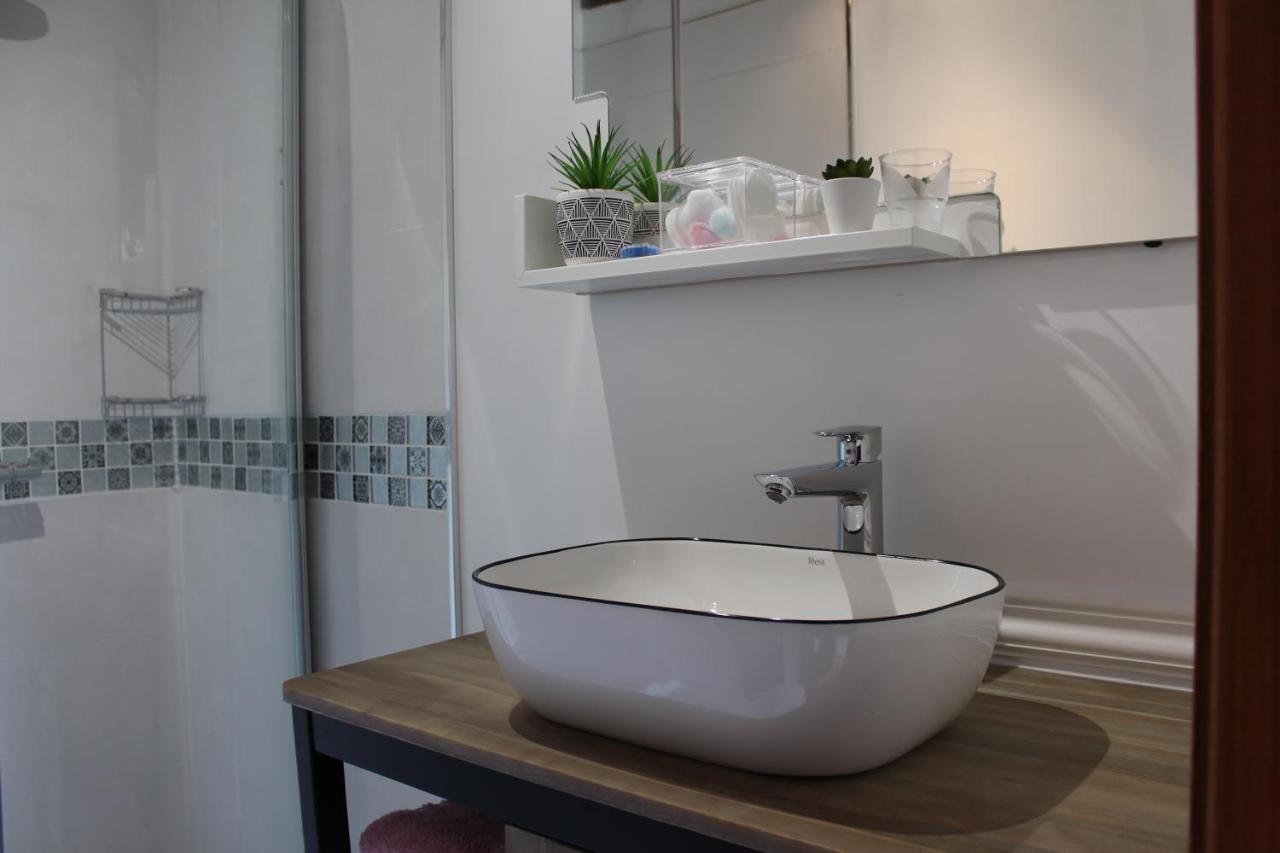 B&B Devalpierre Adult Only Glanville Exteriör bild