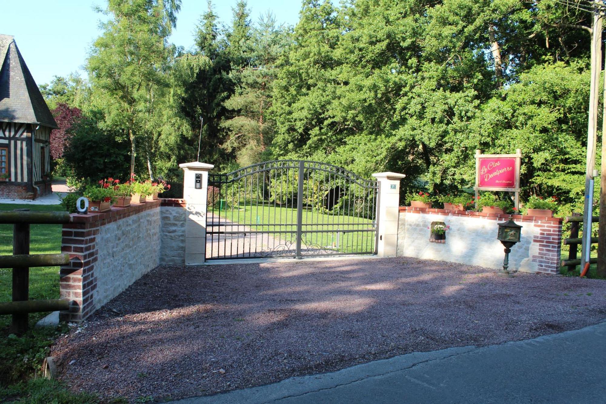 B&B Devalpierre Adult Only Glanville Exteriör bild