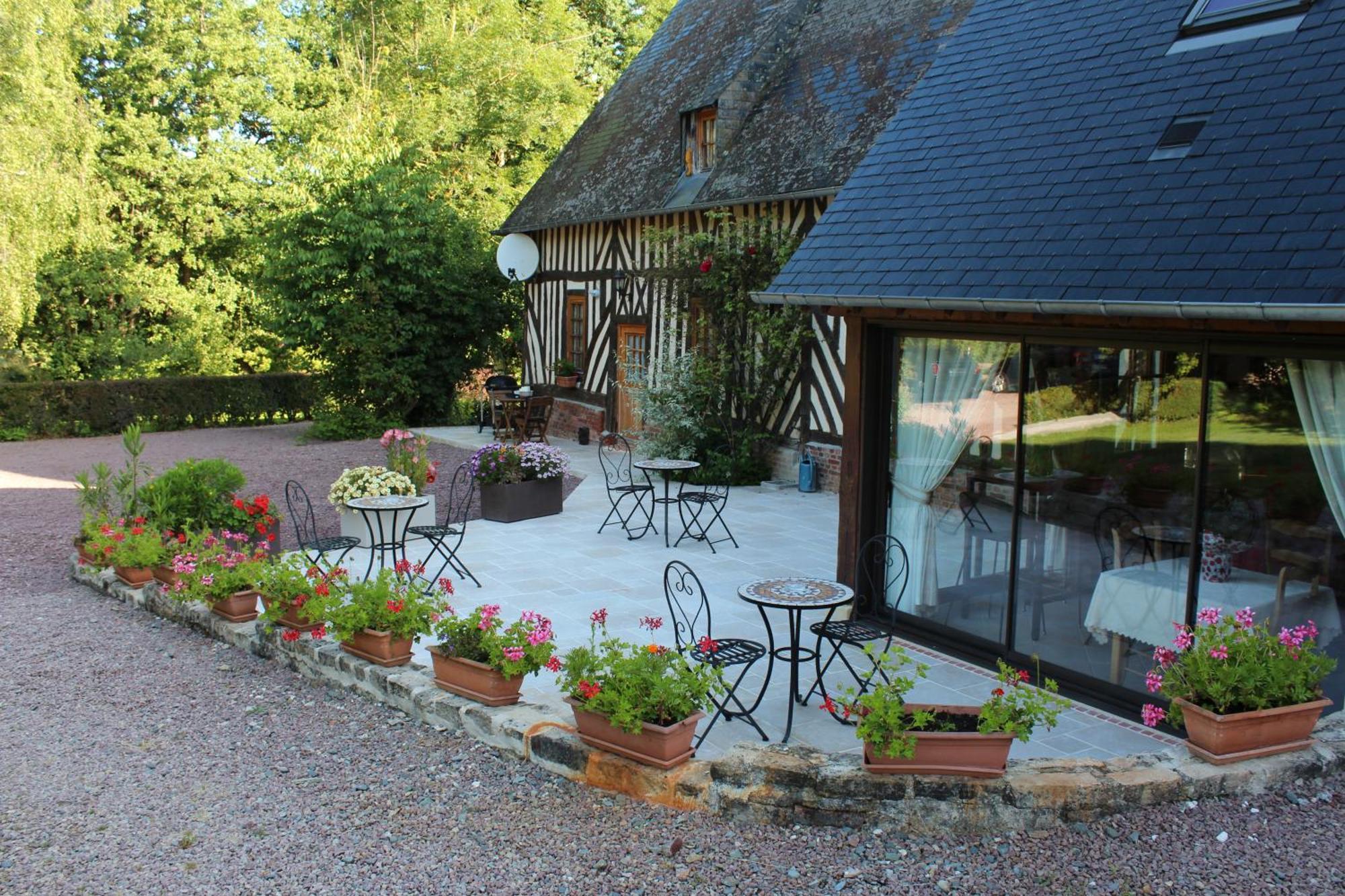 B&B Devalpierre Adult Only Glanville Exteriör bild