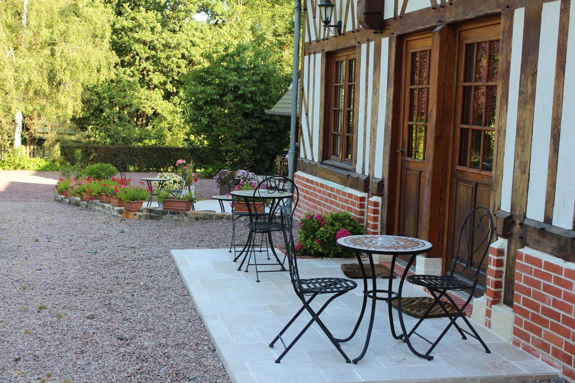 B&B Devalpierre Adult Only Glanville Exteriör bild
