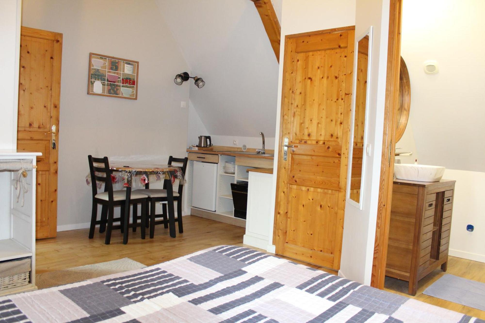 B&B Devalpierre Adult Only Glanville Exteriör bild