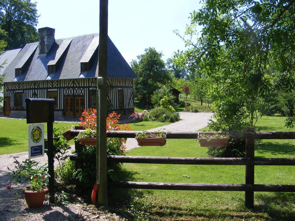 B&B Devalpierre Adult Only Glanville Exteriör bild
