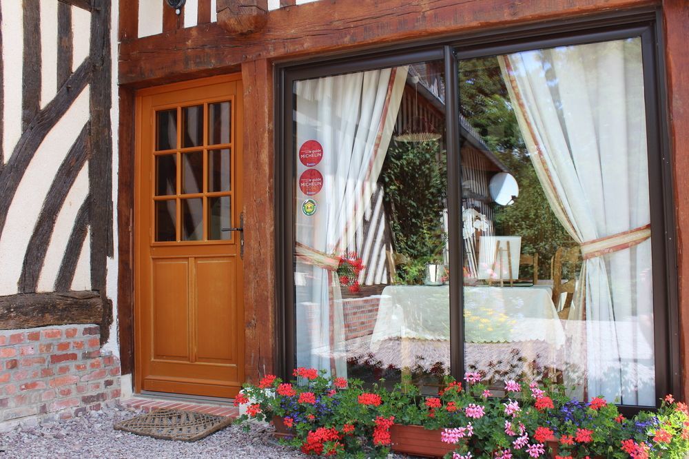B&B Devalpierre Adult Only Glanville Exteriör bild