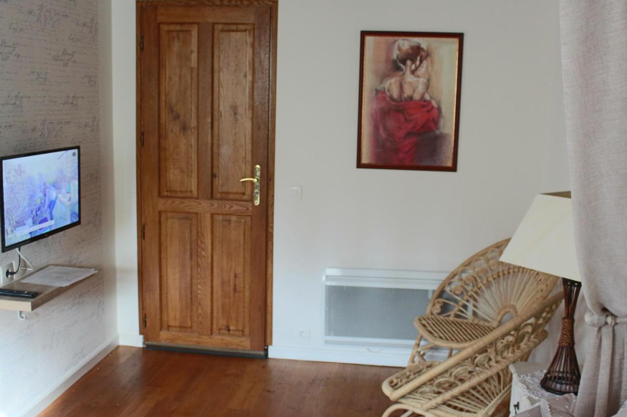 B&B Devalpierre Adult Only Glanville Exteriör bild