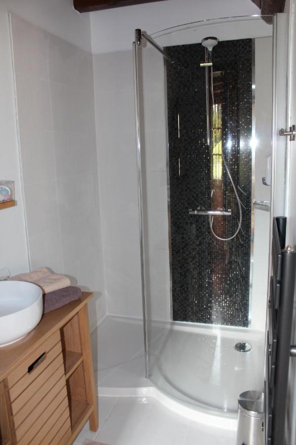 B&B Devalpierre Adult Only Glanville Exteriör bild